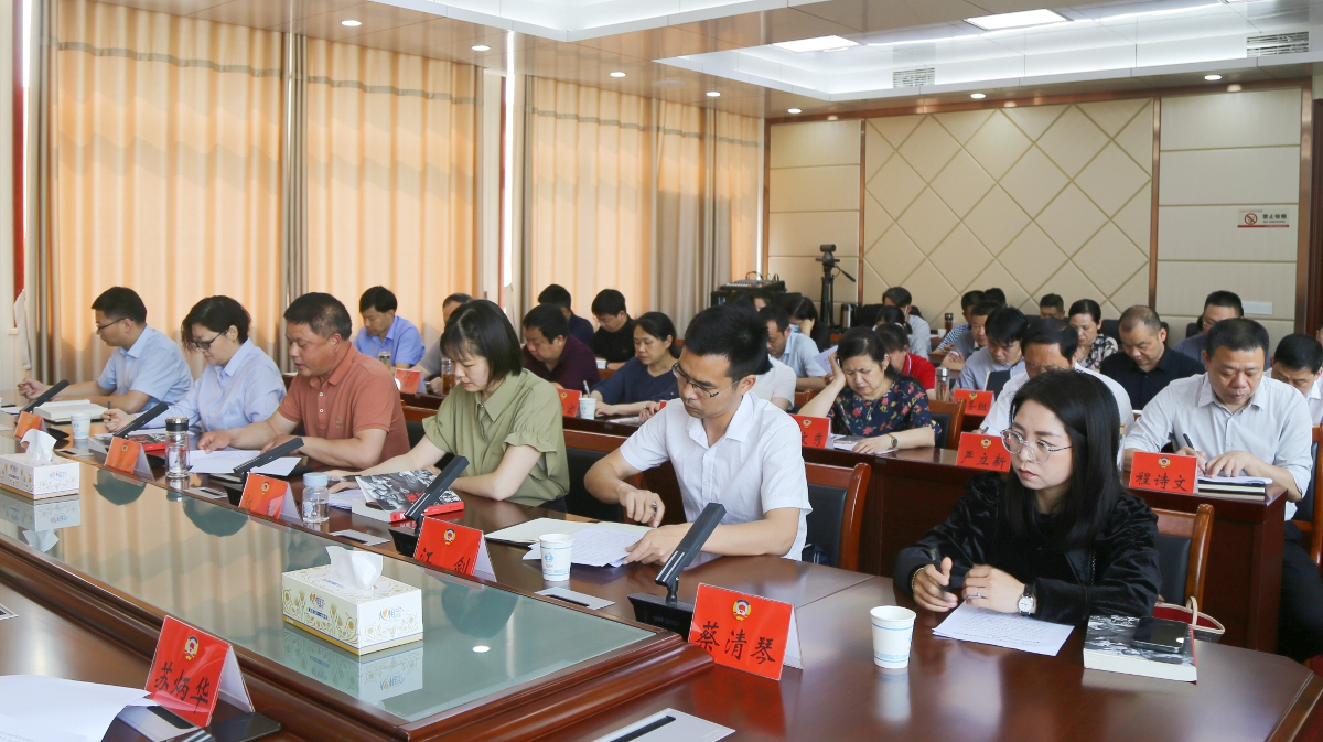 天門市政協(xié)上報：最美四“悅”天，讀書正當時 1-2_副本.jpg