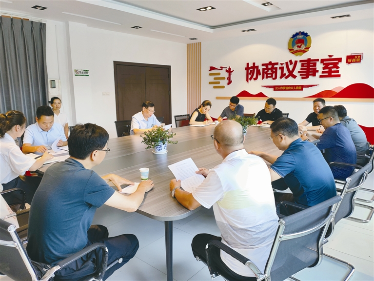 遠(yuǎn)安縣政協(xié)開展“一線協(xié)商 共同締造”活動，推動臨沮苑小區(qū)建設(shè)。.jpg