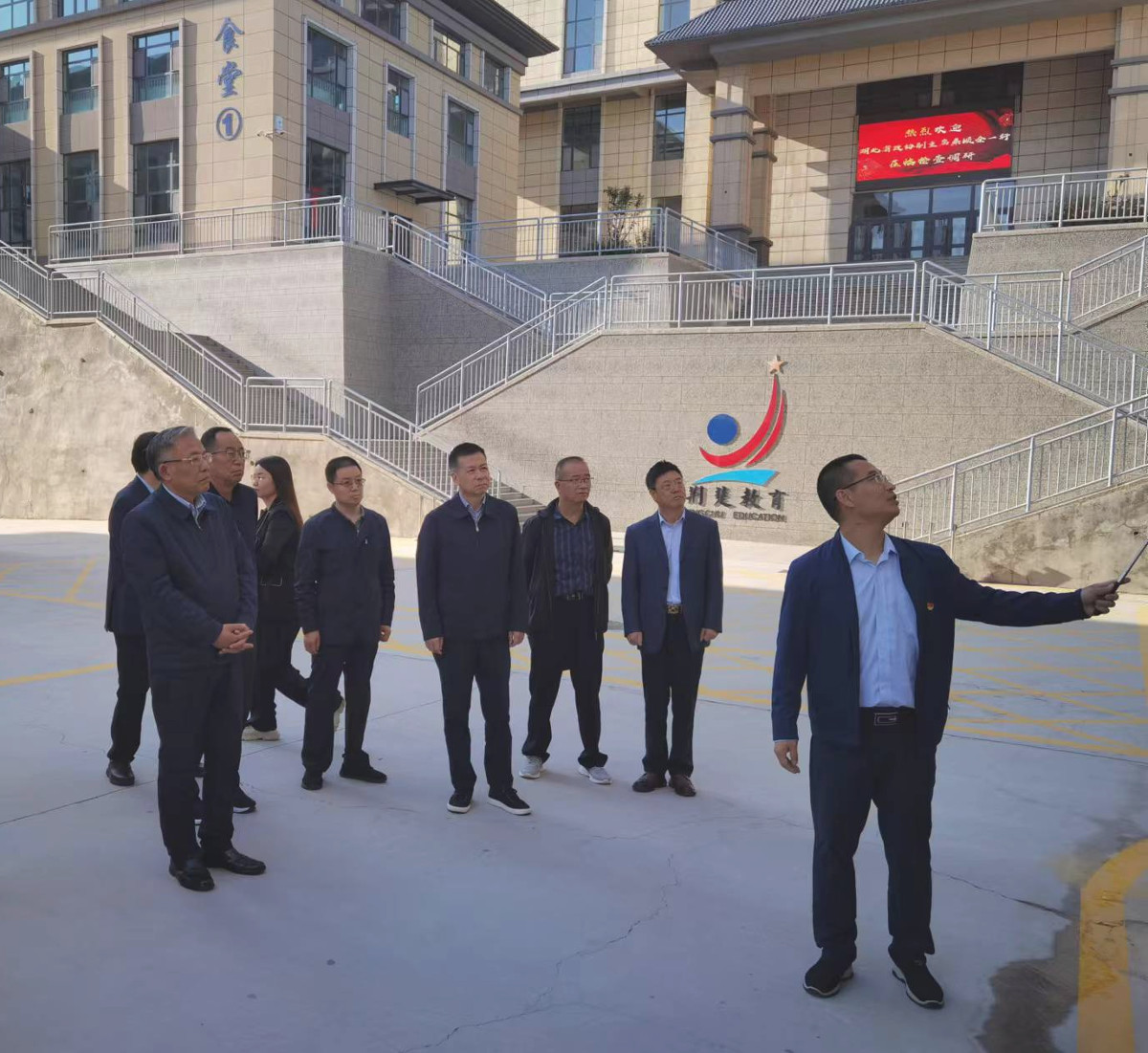 813371420.jpg 813371420.jpg