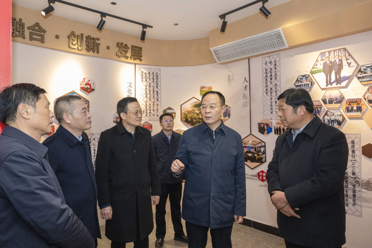 717157971.jpg 717157971.jpg