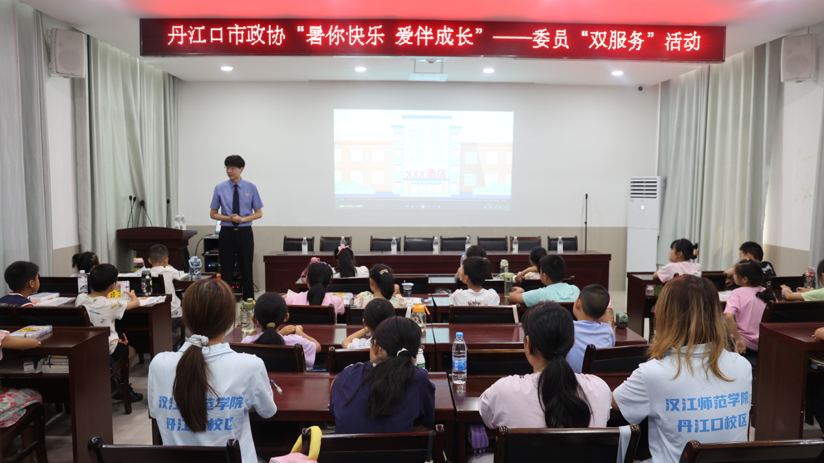 7.9三里橋社區(qū)檢丹愛宣講團隊開展法治宣講.jpg 7.9三里橋社區(qū)檢丹愛宣講團隊開展法治宣講.jpg