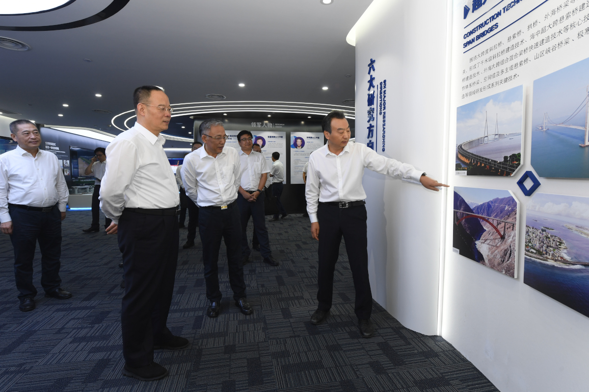 在中交第二航務(wù)工程局有限公司調(diào)研（徐付迪 攝）.jpg